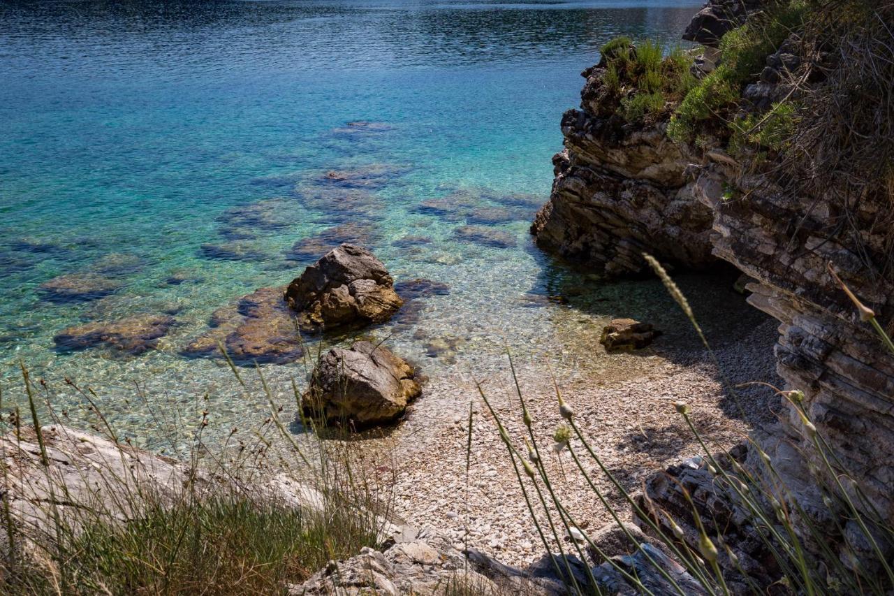 - Almyra Kalámi